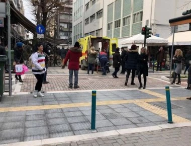 Λάρισα: Μπάρες σε πεζοδρόμιο απέτρεψαν ασθενοφόρο από το να πλησιάσει ασθενή